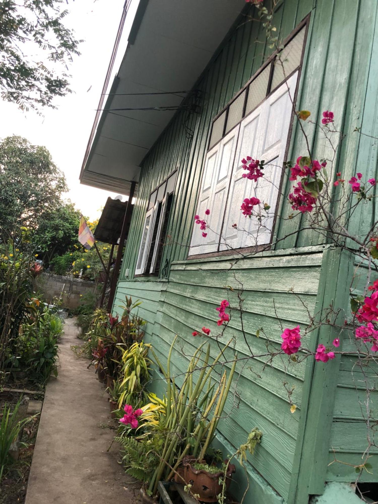 Baan Bua Guest House Chiang Rai Exterior foto