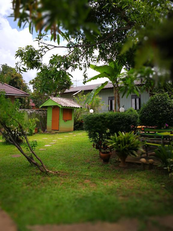 Baan Bua Guest House Chiang Rai Exterior foto