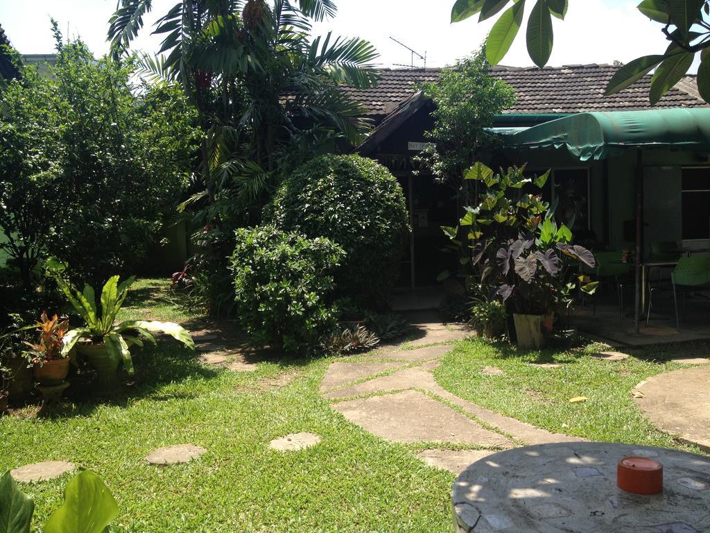 Baan Bua Guest House Chiang Rai Exterior foto