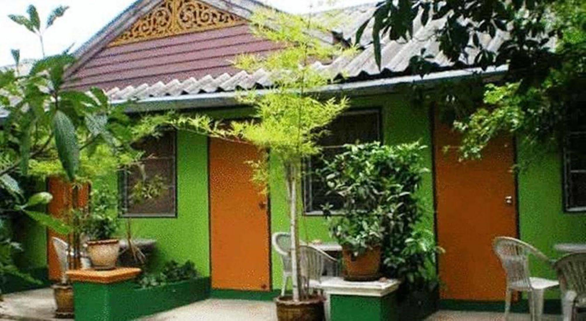Baan Bua Guest House Chiang Rai Exterior foto