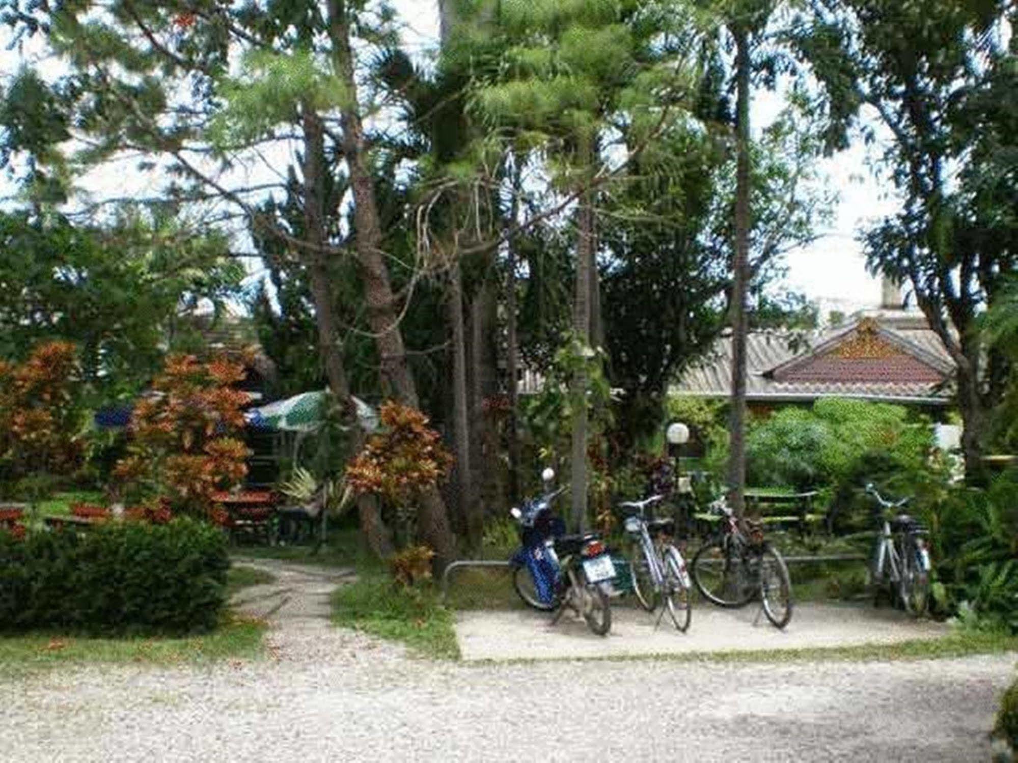 Baan Bua Guest House Chiang Rai Exterior foto
