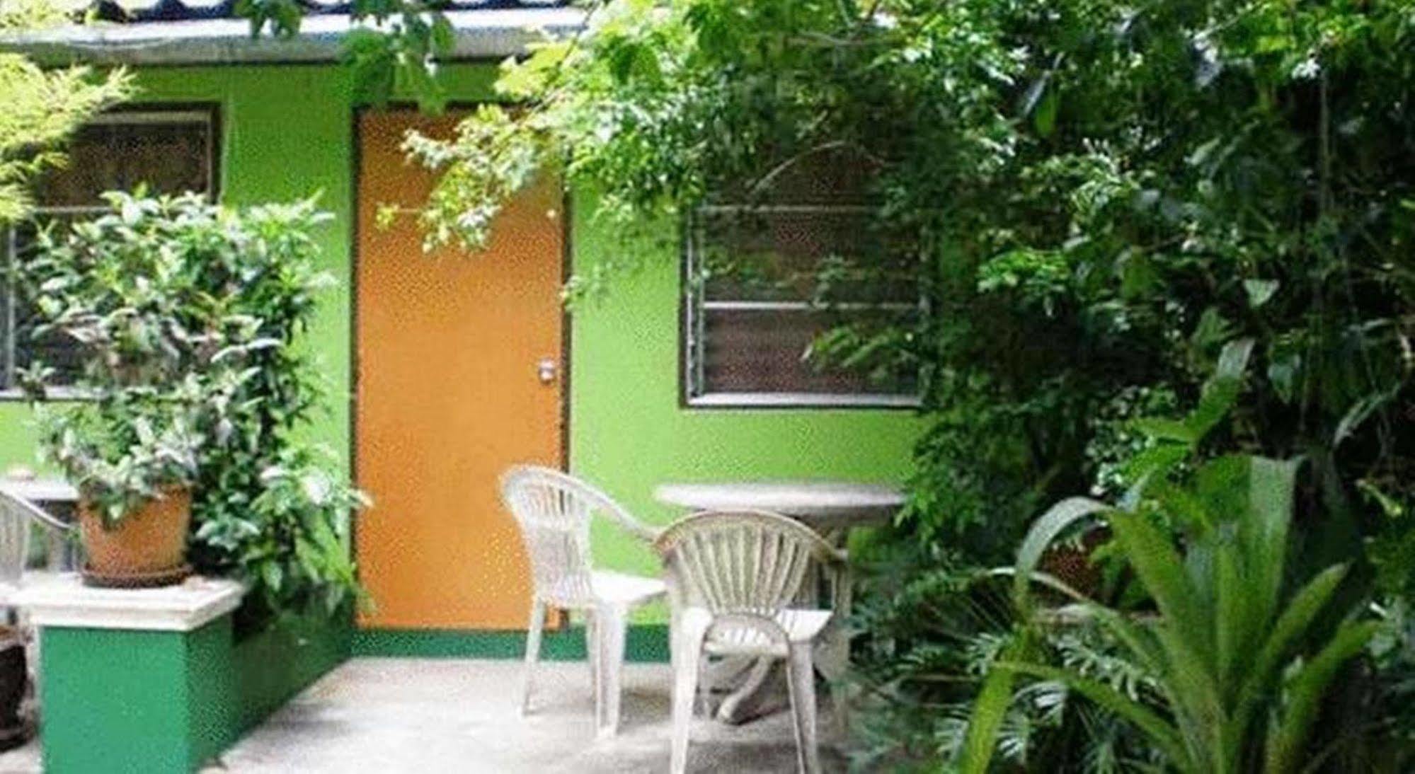 Baan Bua Guest House Chiang Rai Exterior foto